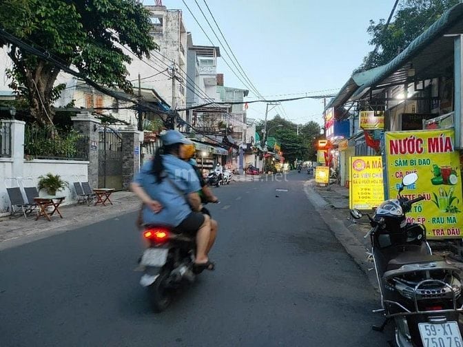 MẶT TIỀN KD ĐƯỜNG 385,QUẬN 9, ĐỐI DIỆN ĐH TC-MARKETING, 83M2, 7,5TỶ