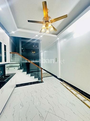 🔹 Siêu Phẩm Cầu Giấy – Nhà 5 Tầng Thang Máy – Hai Mặt Thoáng – Sổ Đỏ 