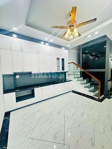 🔹 Siêu Phẩm Cầu Giấy – Nhà 5 Tầng Thang Máy – Hai Mặt Thoáng – Sổ Đỏ 