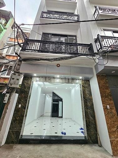 🔹 Siêu Phẩm Cầu Giấy – Nhà 5 Tầng Thang Máy – Hai Mặt Thoáng – Sổ Đỏ 