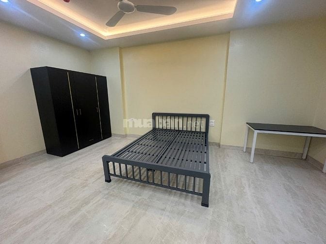 CHO THUÊ PHÒNG MỚI TINH CHƯA BÓC SEAL CÓ THANG MÁY CẠNH CHỢ VĂN LA