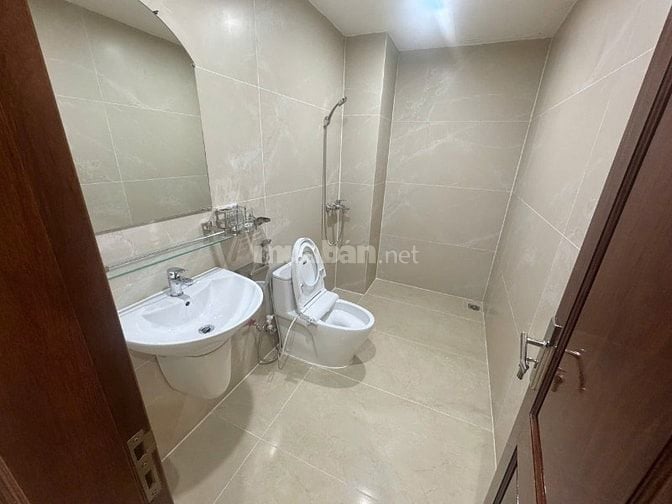 CHO THUÊ PHÒNG MỚI TINH CHƯA BÓC SEAL CÓ THANG MÁY CẠNH CHỢ VĂN LA
