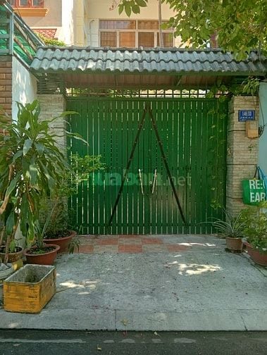 Bán nhà chính chủ-vị trí đẹp-môi trường sống tốt