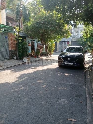 Bán nhà chính chủ-vị trí đẹp-môi trường sống tốt