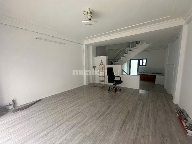 Cho thuê nhà HXH 69 Nguyễn Gia Trí, Bình Thạnh. 5x12m,Trệt 2L Giá 29tr