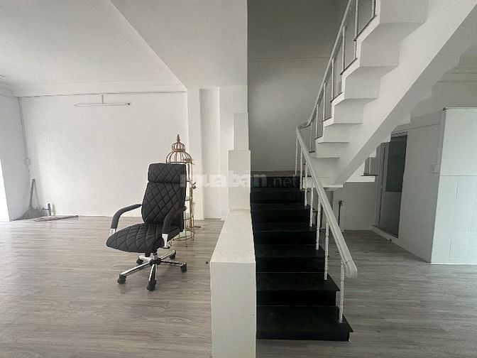 Cho thuê nhà HXH 69 Nguyễn Gia Trí, Bình Thạnh. 5x12m,Trệt 2L Giá 29tr
