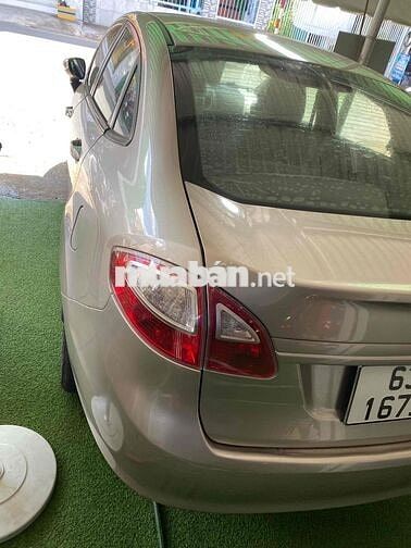 Ford Fiesta 2011 1.6 AT Sedan - 140000 km