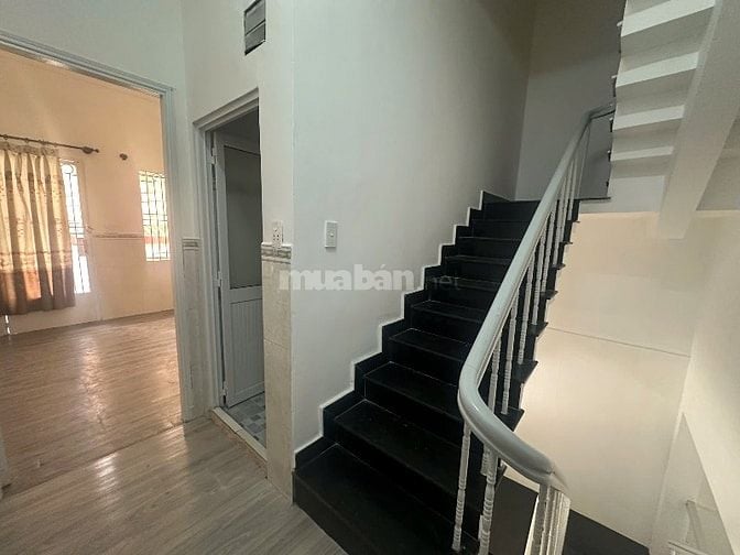 Cho thuê nhà HXH 69 Nguyễn Gia Trí, Bình Thạnh. 5x12m,Trệt 2L Giá 29tr