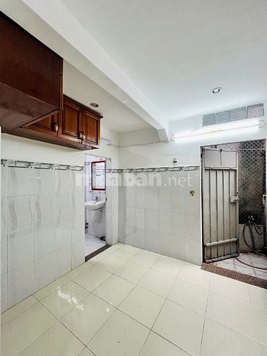Cho thuê nhà riêng 2PN, 2WC, 80m2, giá tốt tại Hẻm 30, Thích Quảng Đức