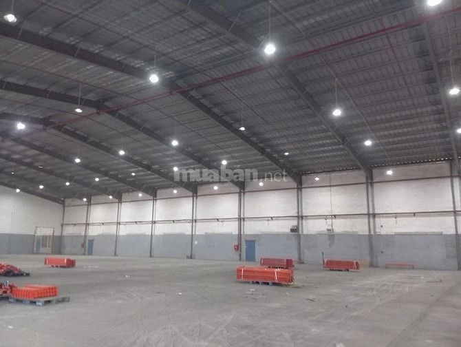 Cho thuê kho xưởng 8500m2 Khu công nghệ cao, PCCC tự động, có ngăn lẻ