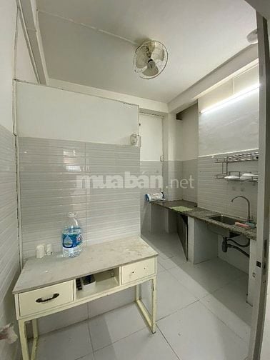  Cho thuê nguyên căn nhà, vị trí đẹp, mặt tiền kinh doanh các ngành hà