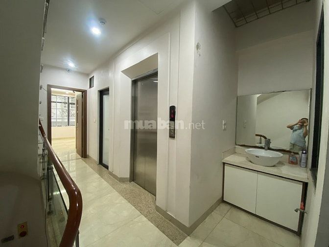 Cho thuê Tầng 1&2 làm văn phòng, cửa hàng... Vị trí trung tâm Láng Hạ