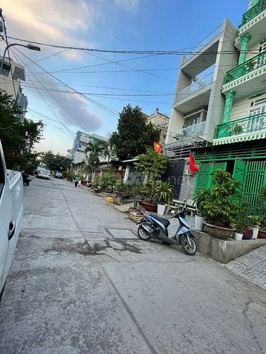 cho thuê nhà 3 tầng 5PN có máy lạnh