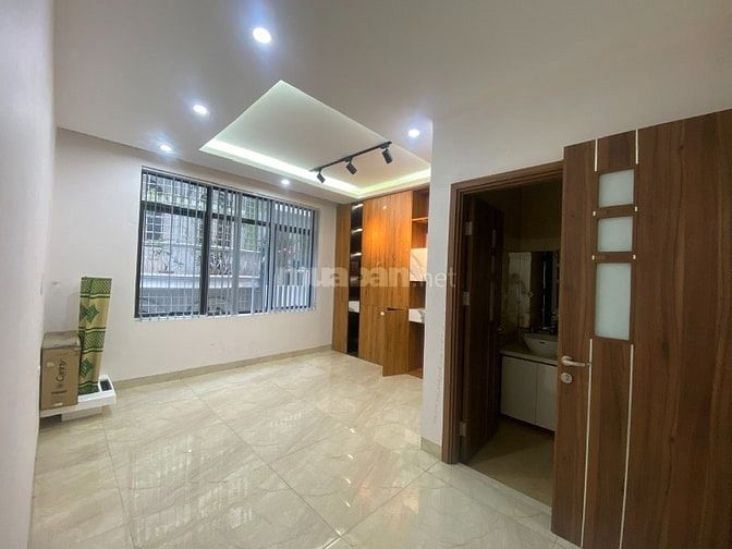 Cho thuê Tầng 1&2 làm văn phòng, cửa hàng... Vị trí trung tâm Láng Hạ