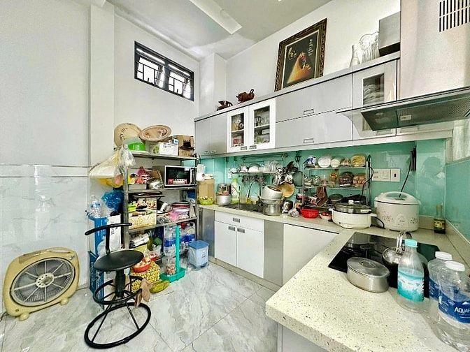 Để có giá tốt nhất Huỳnh Phụng xin mời quý a chị theo e chốt căn nhà t