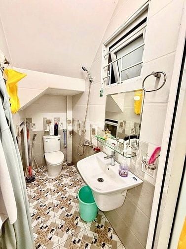Để có giá tốt nhất Huỳnh Phụng xin mời quý a chị theo e chốt căn nhà t