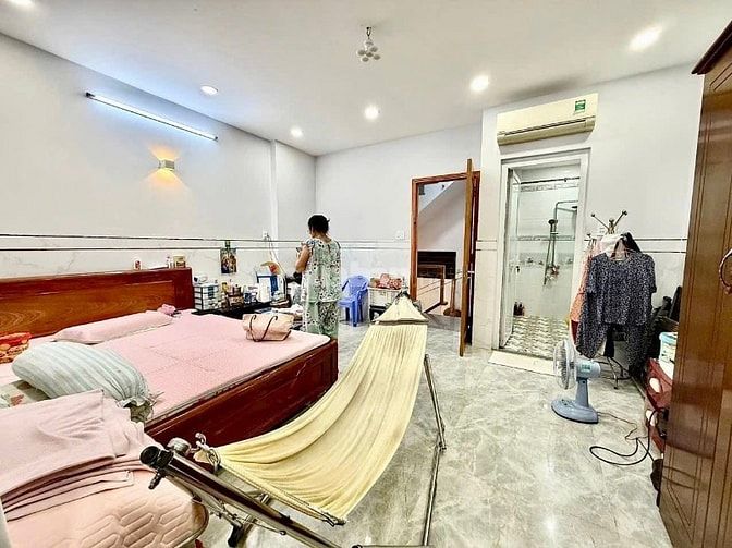 Để có giá tốt nhất Huỳnh Phụng xin mời quý a chị theo e chốt căn nhà t