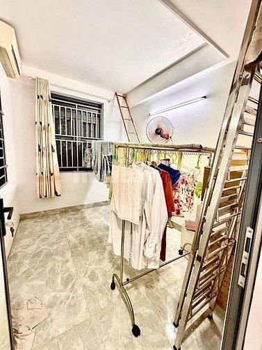 Để có giá tốt nhất Huỳnh Phụng xin mời quý a chị theo e chốt căn nhà t