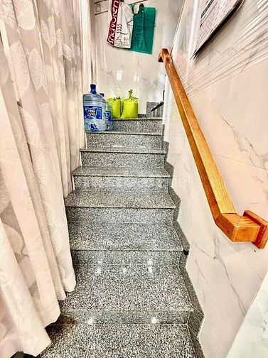 Để có giá tốt nhất Huỳnh Phụng xin mời quý a chị theo e chốt căn nhà t