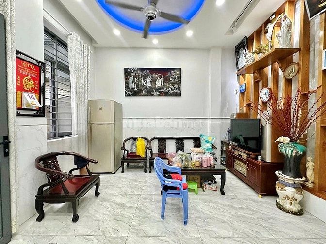 Để có giá tốt nhất Huỳnh Phụng xin mời quý a chị theo e chốt căn nhà t
