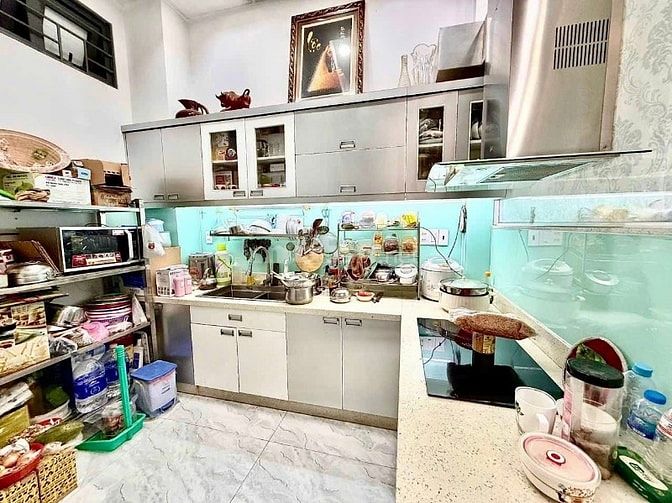 Để có giá tốt nhất Huỳnh Phụng xin mời quý a chị theo e chốt căn nhà t