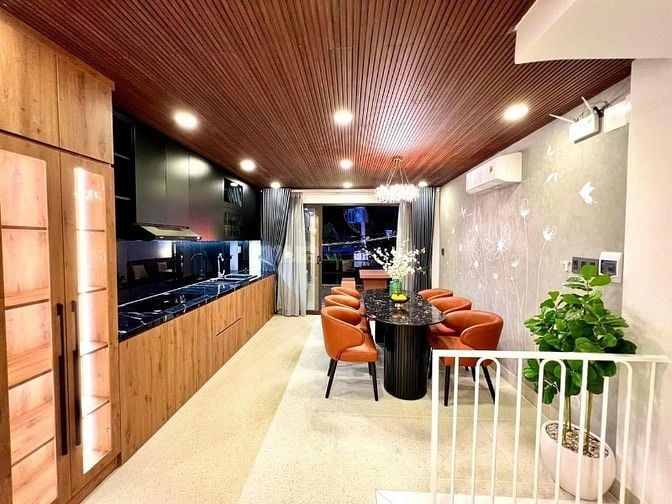 Nhà ngang lớn 5,2m đường An Dương Vương, Q5. Đối diện chợ An Đông