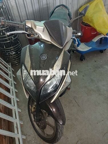 Xe nữ đi máy còn im
