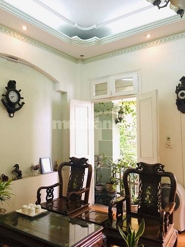 Cho thuê nhà riêng trong ngõ Cầu Giấy, 4 tầng, 3 ngủ, cách mặt đường