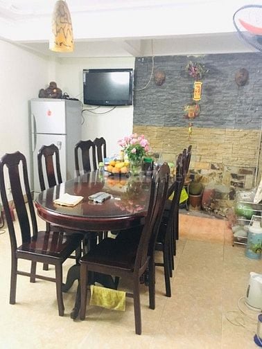 Cho thuê nhà riêng trong ngõ Cầu Giấy, 4 tầng, 3 ngủ, cách mặt đường
