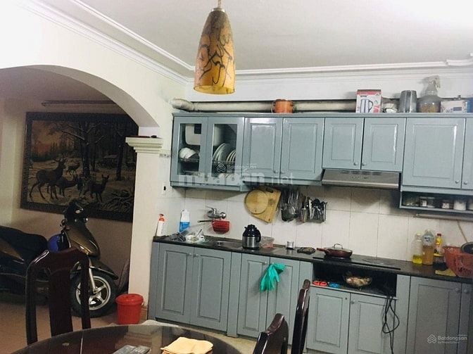 Cho thuê nhà riêng trong ngõ Cầu Giấy, 4 tầng, 3 ngủ, cách mặt đường