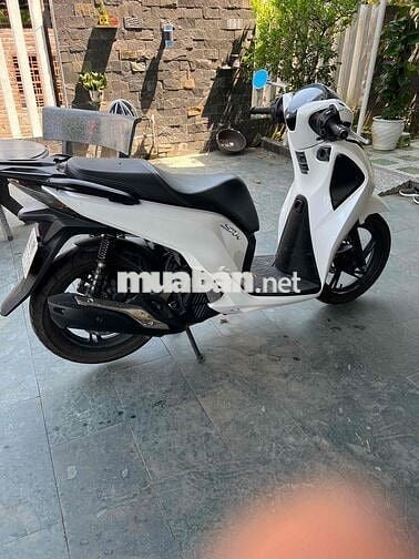 SH 150i ABS chính chủ xe ít đi còn mới căng