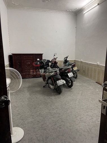 Nhà riêng nội thất cơ bản. Vào ở ngay , cách đường kim ngưu 120m.
