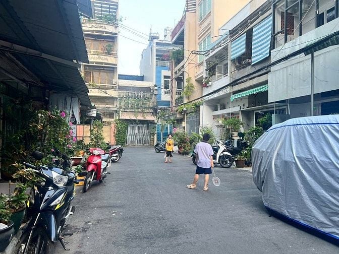 Bán gấp trong tuần này, nhà HXH 10m đường Điện Biên Phủ P.1 Quận 3