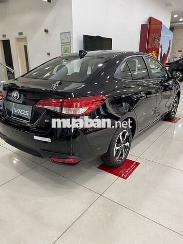 Toyota Vios E CVT 2025 xe mới KM lên đến 55tr