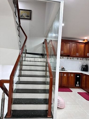 Chính chủ bán nhà đẹp 3 tầng DT đất 56,8m2 đường Nguyễn Thị Thập, Q7