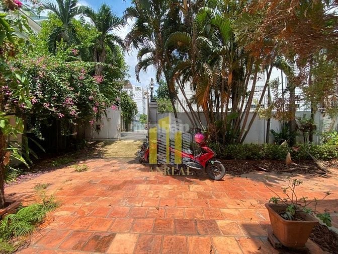VILLA SÂN VƯỜN HỒ BƠI 450M2 GIÁ 90 TRIỆU
