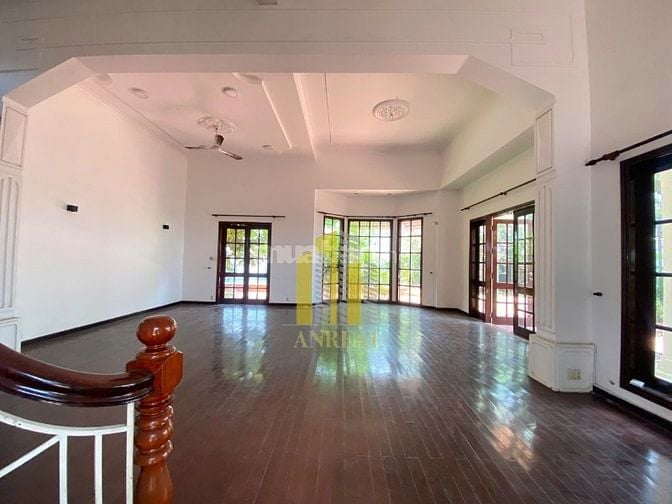 VILLA SÂN VƯỜN HỒ BƠI 450M2 GIÁ 90 TRIỆU