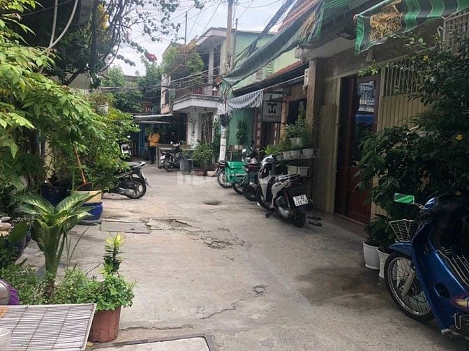 Nhà hẻm làm văn phòng , nguyên căn.