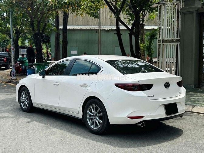 Mazda 3 Deluxe 2023, Odo 19.000km
