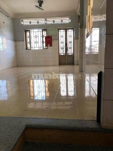 Cho thuê nhà 2MT Hồng Bàng, P1, Q11 giá 30tr