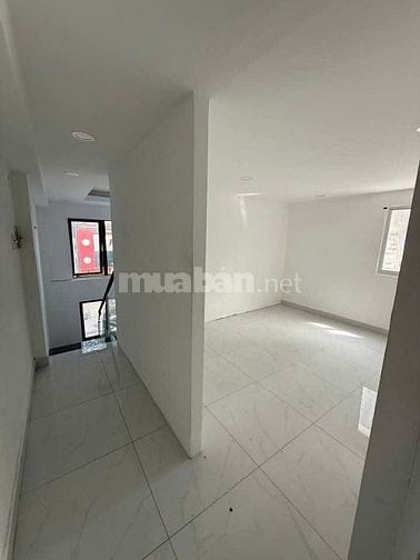 Cho thuê nhà 2MT Hồng Bàng, P1, Q11 giá 30tr