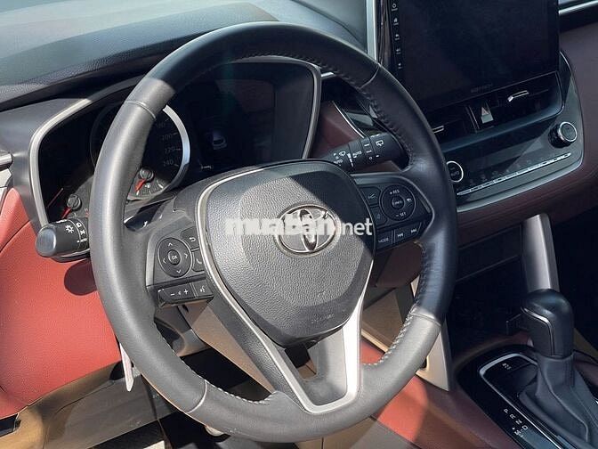 Bán Cross 2022 1.8V - 28.000 km