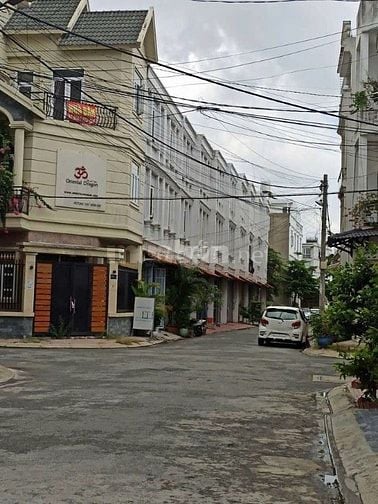 Bán đất đường 827 phường phú hữu quận 9