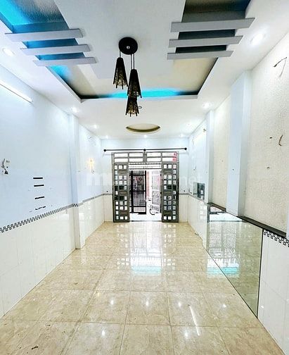Chủ cần bán nhà đường Nguyễn Hồng Đào 4 tầng 4x17m 10.9 tỷ TL