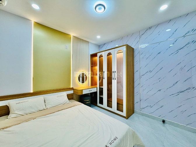 BÁN GẤP TRONG TUẦN - Bán nhà mặt tiền Duy Tân - 2 tầng, 2PN, 2WC