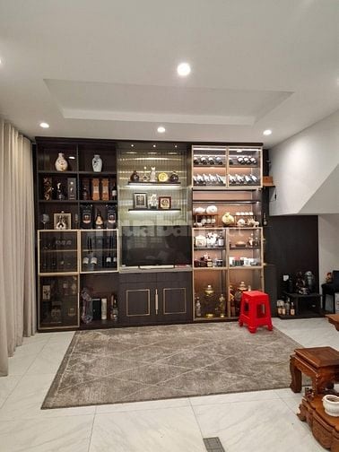 Bán nhà mặt tiền đường D17 Phước Long B quận 9 giá 26 tỷ
