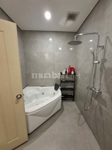 Bán nhà mặt tiền đường D17 Phước Long B quận 9 giá 26 tỷ
