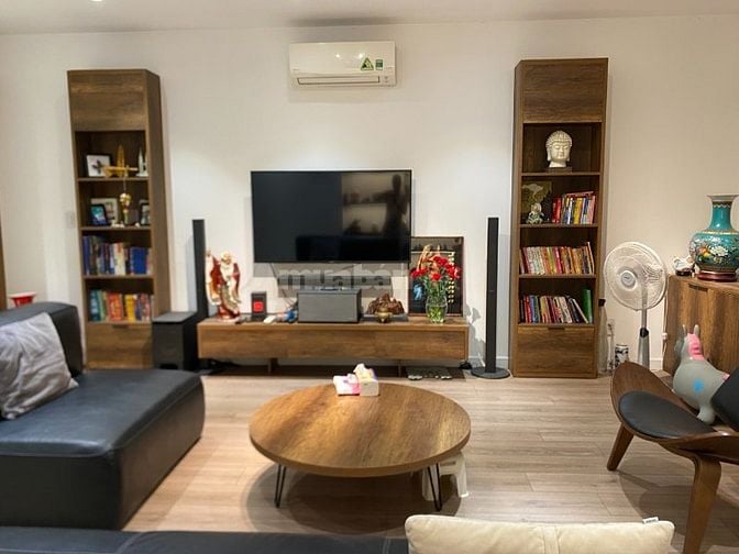 Bán nhà diện tích 62 m2, nhà xây 4,5 tầng, ngõ phố Đường Láng