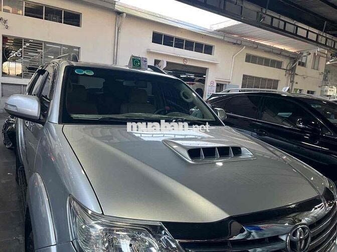 Toyota Fortuner 2015 2.5G 4x2 - 150000 km