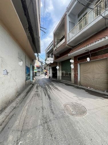 Bán gấp nhà 2 MT  Nguyễn Bá Tòng và Trường Chinh P.11 Quận Tân Bình